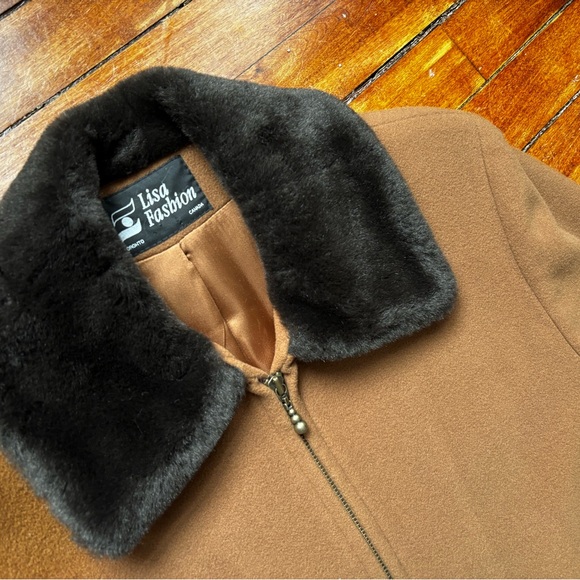 Vintage LISA FASHION Wool Cashmere Coat | Hourglass Silhouette | Med - Picture 10 of 15